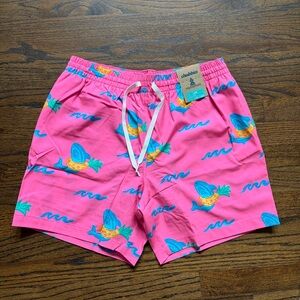 NWT Chubbies 5.5” Swim Trunk w/Liner
Men’s Large